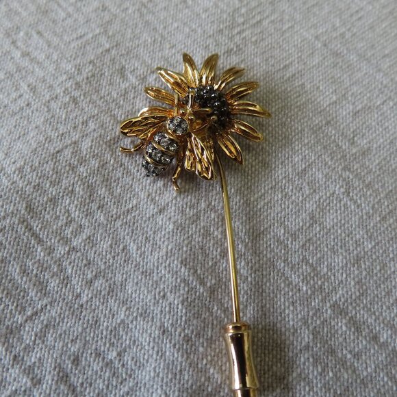 Sunflower brooch - Picture 1 of 3